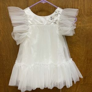 Beautiful, adorable flower girl dress.